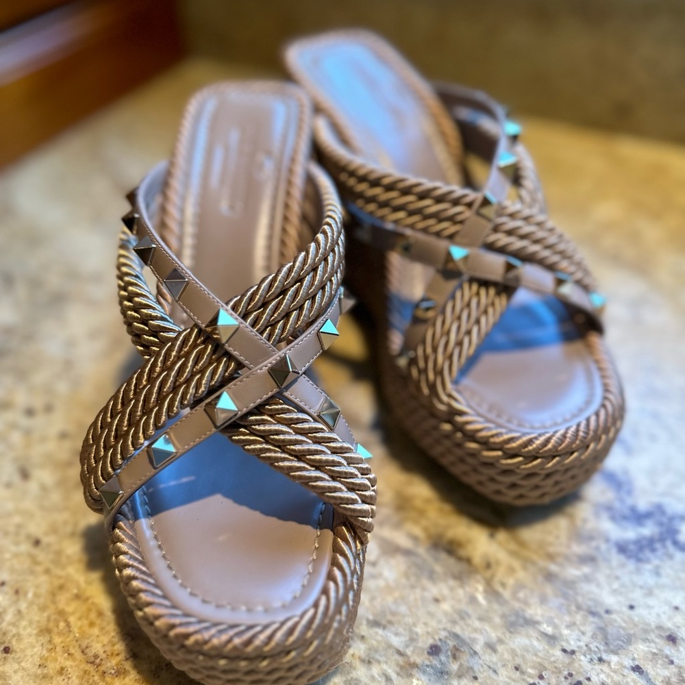 Preloved Valentino Rockstud Criss Cross Espadrilles in the beautiful Poudre